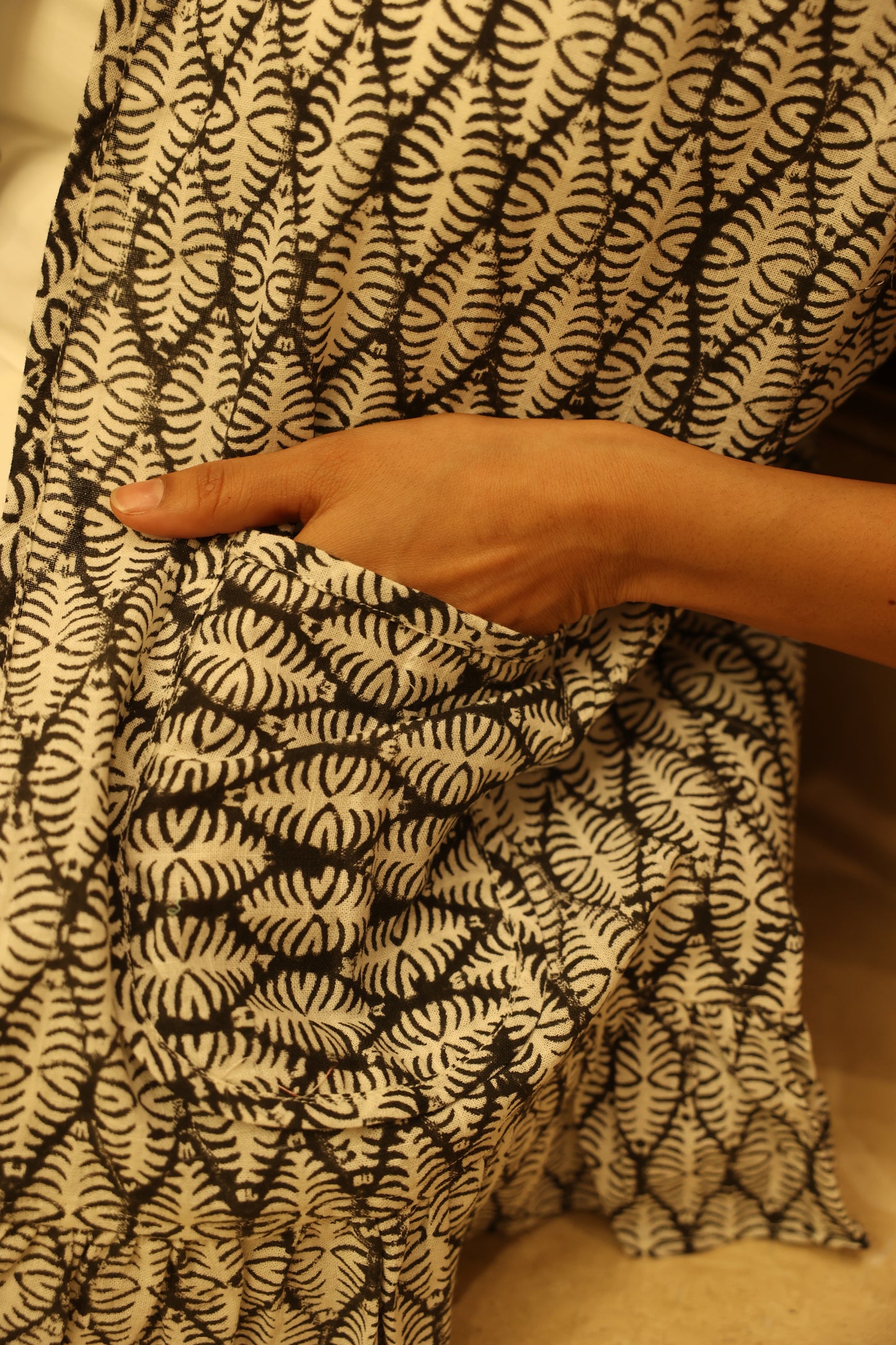 Noir Linen Overlay