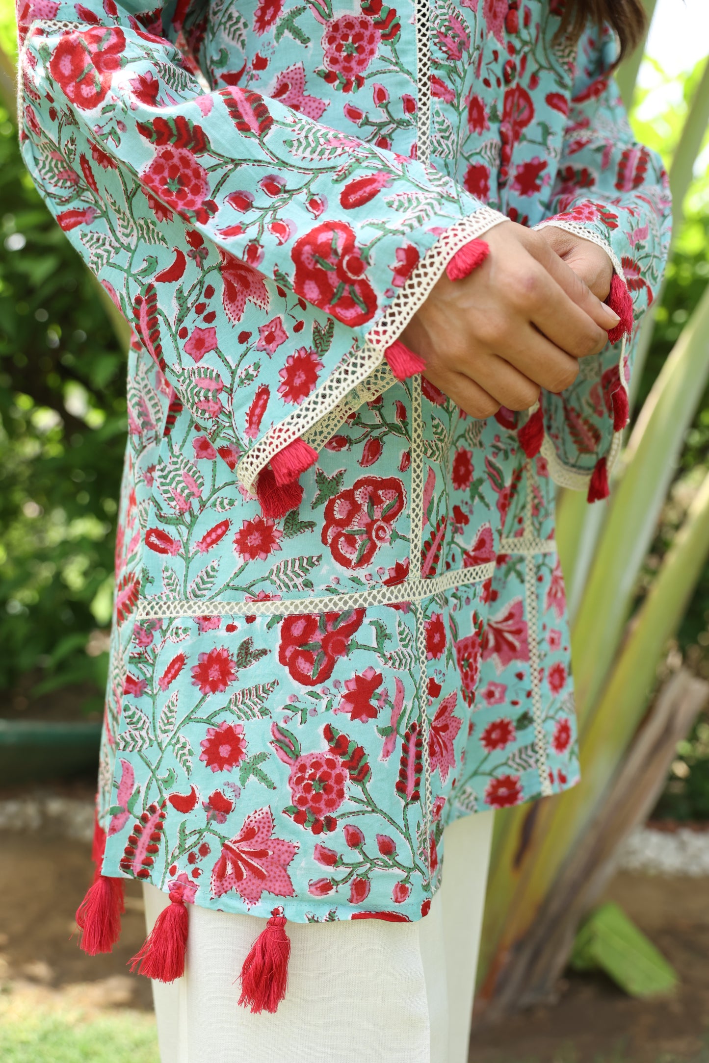 Sea-Blue & Red Floral Short Kurti & White Pants Set (Set of 2)
